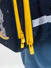 Рюкзак школьный для мальчика Brauberg Kids 2 отделения, Spaceman, светящийся 271384