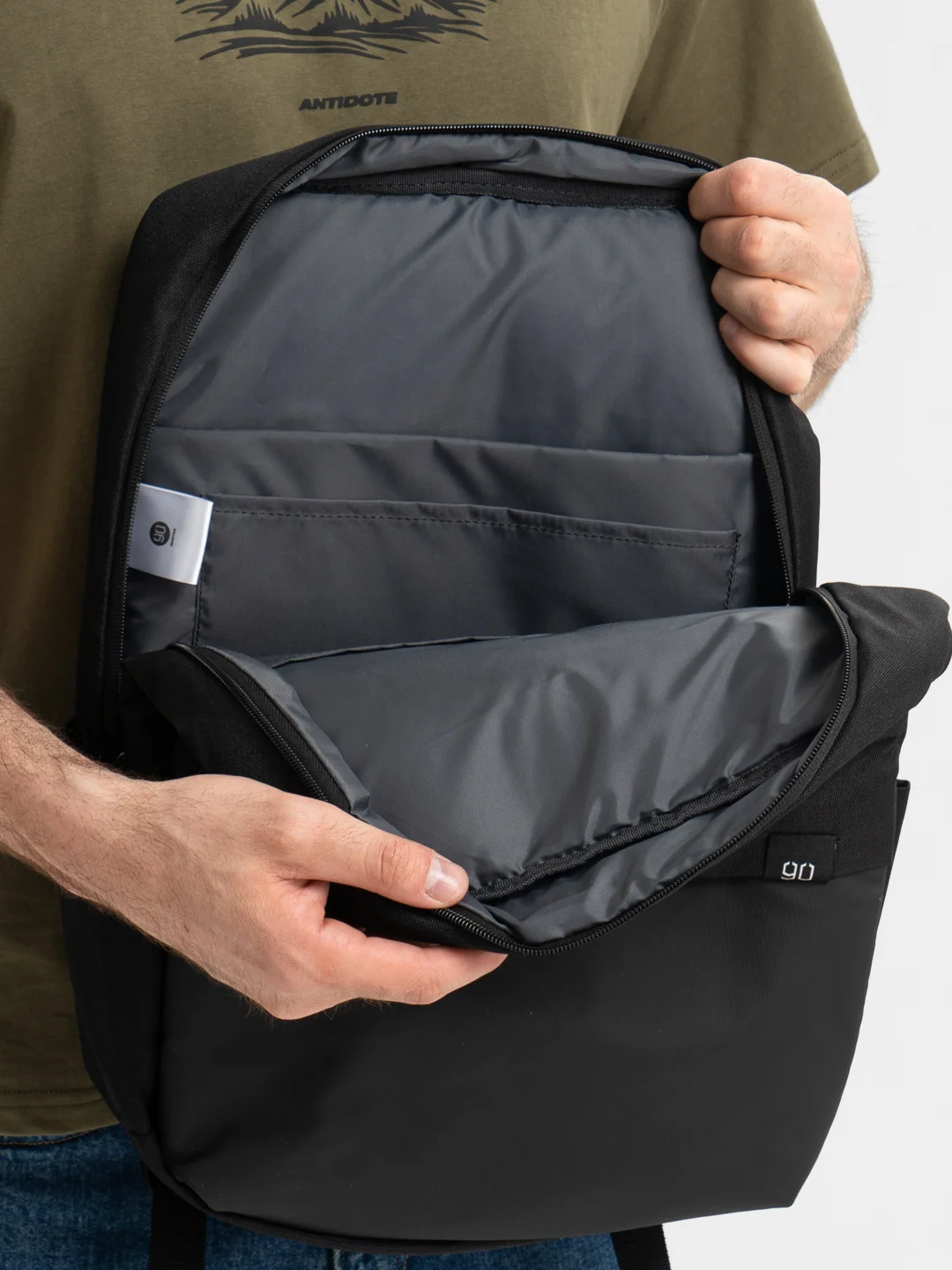 Тёмно-серый рюкзак Xiaomi 90 Points Fashion Business Backpack