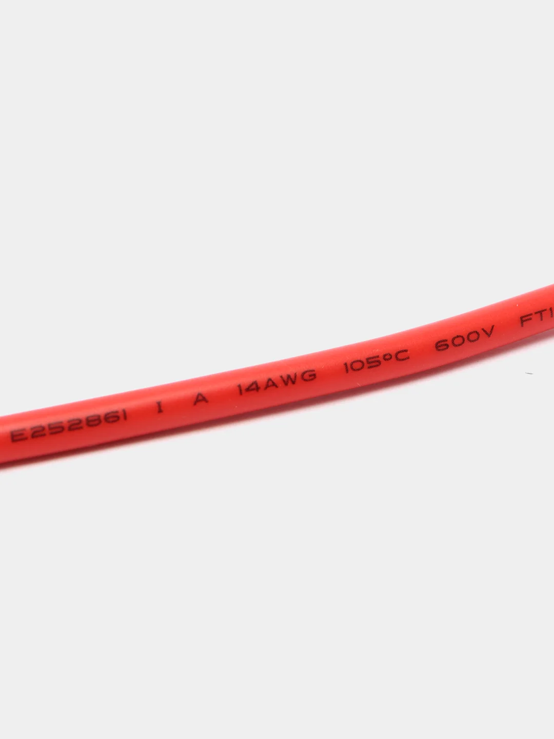 Красный гибкий многожильный монтажный провод 14 AWG (1х2 кв.мм)