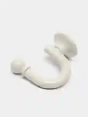 Белый крючок металлический