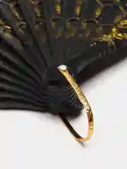Черный веер с кольцом