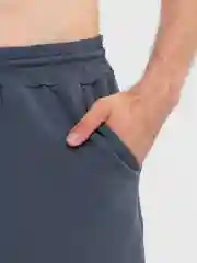 Угольный мужской костюм