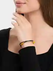 Браслет с янтарем на струне
