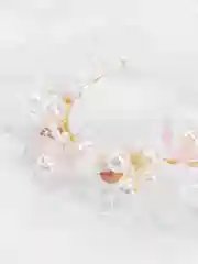 Конфетный браслет из жемчуга