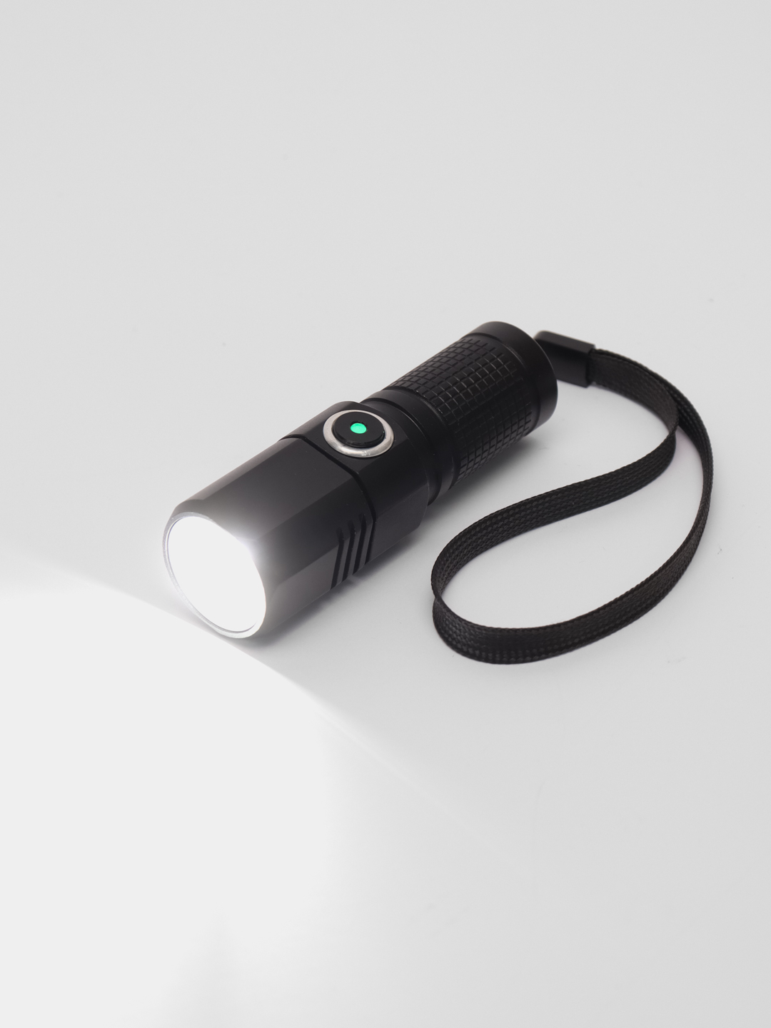 Светодиодный аккумуляторный мини фонарь с Type-c проводом купить по цене  799 ₽ в интернет-магазине KazanExpress