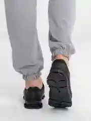 Черный кроссовки мужские спортивные беговые