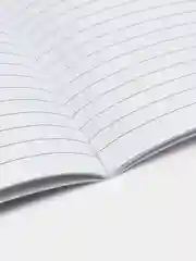Черный тетрадь в линейку