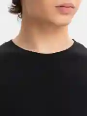 Черный футболка мужская