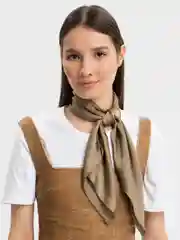 Приглушённый хаки платок однотонный 70 х 70