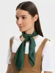 Тёмно-зелёный платок однотонный 70 х 70