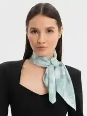 Мятный платок женский с принтом 70 х 70
