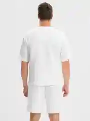 Белый мужской комплект: шорты и футболка