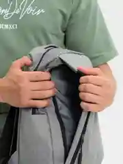 Серый мужской рюкзак с отделением для ноутбука