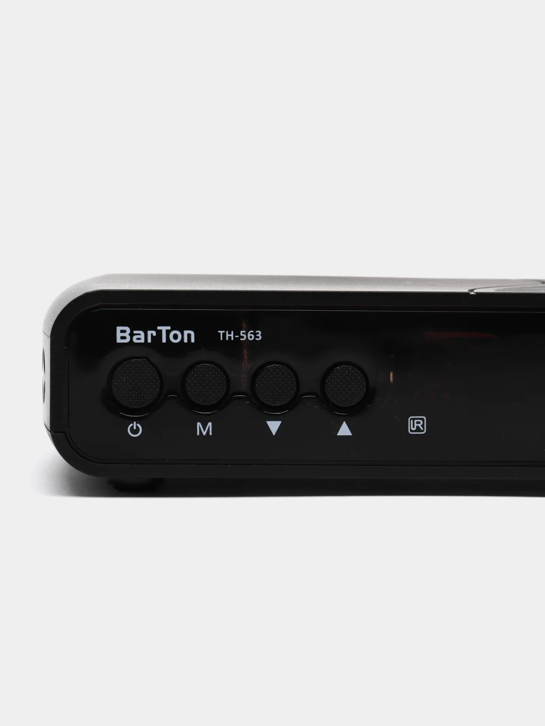 Приставка для цифрового ТВ BarTon TH-563, черный