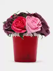 Алый композиция из цветов