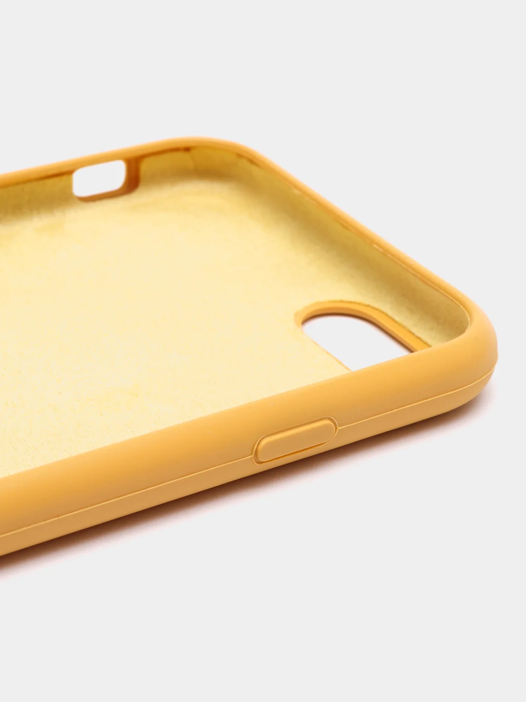 Желтый чехол Silicone Case iPhone 6 / 6+ / 7+ / 8+/ X /XS /XR /11/12/12Pro/13 / 13 Pro Max/ 7 /8