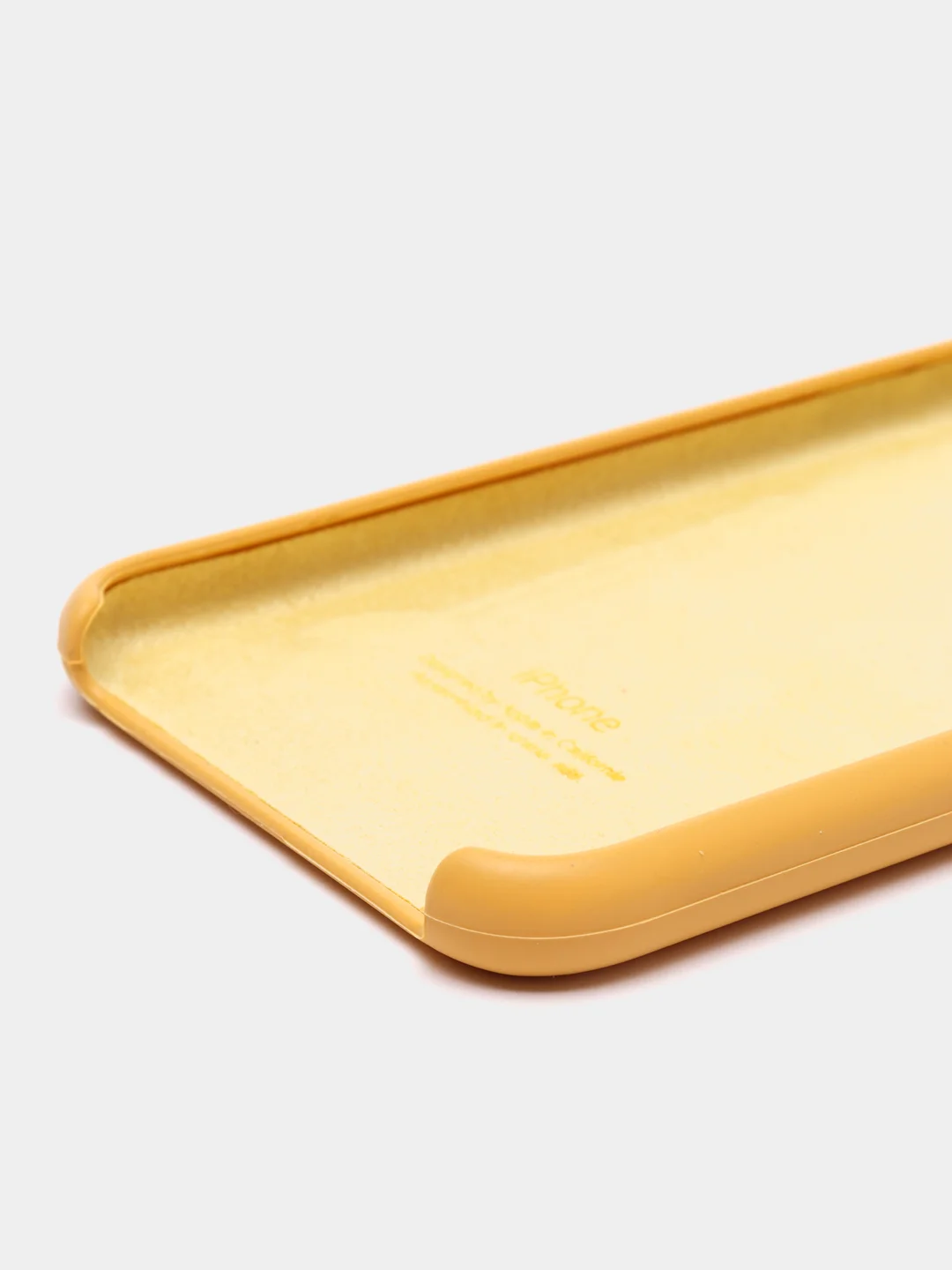 Желтый чехол Silicone Case iPhone 6 / 6+ / 7+ / 8+/ X /XS /XR /11/12/12Pro/13 / 13 Pro Max/ 7 /8