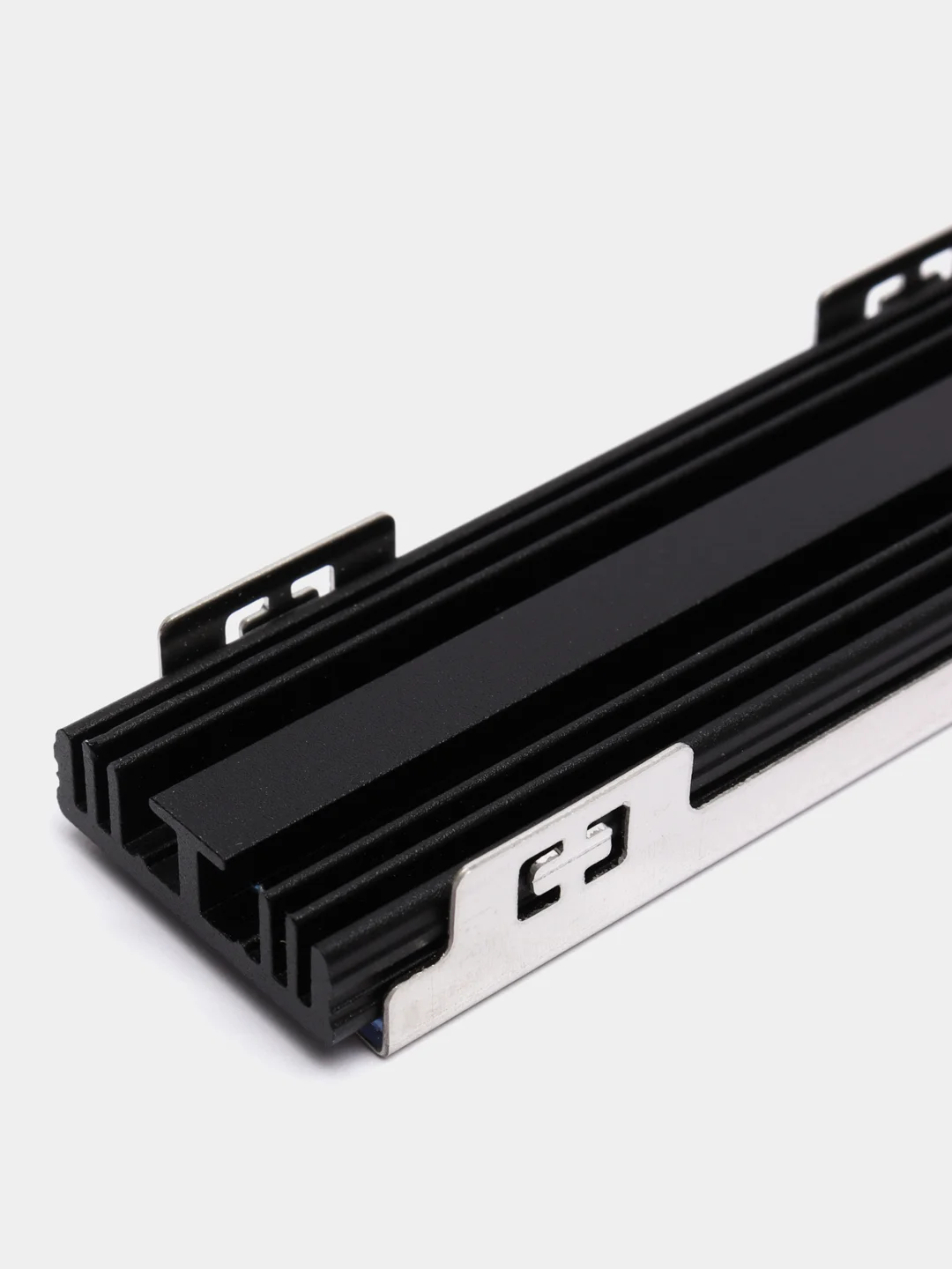 Красный радиатор для SSD M.2 NVMe с винтами