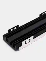 Красный радиатор для SSD M.2 NVMe с винтами