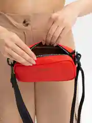 Сумка поясная женская кожаная