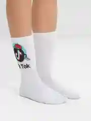 Высокие белые носки tik tok