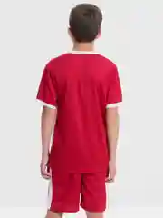 Красный футбольная форма