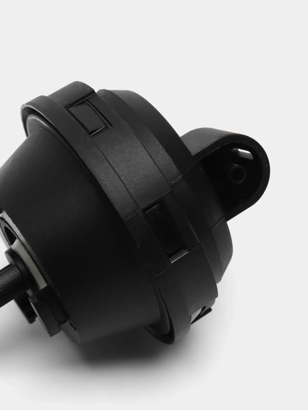 Вакуумный актуатор радиатора системы EGR VAG 1.9 TDI 038131512H 038131513AD 03G131063