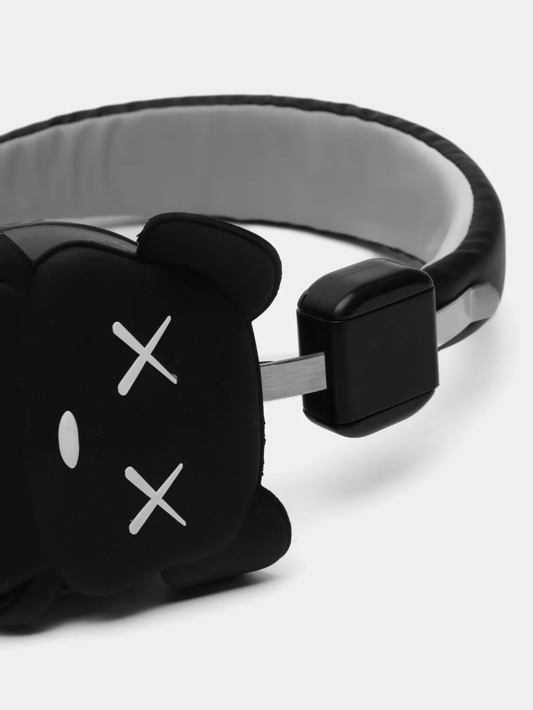 Черный беспроводные наушники KAWS