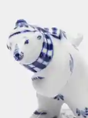 Скульптура "Медведь-конькобежец"