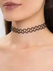 Черный чокер пластиковый