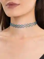 Синий чокер пластиковый