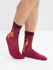 Алый носки с картинами
