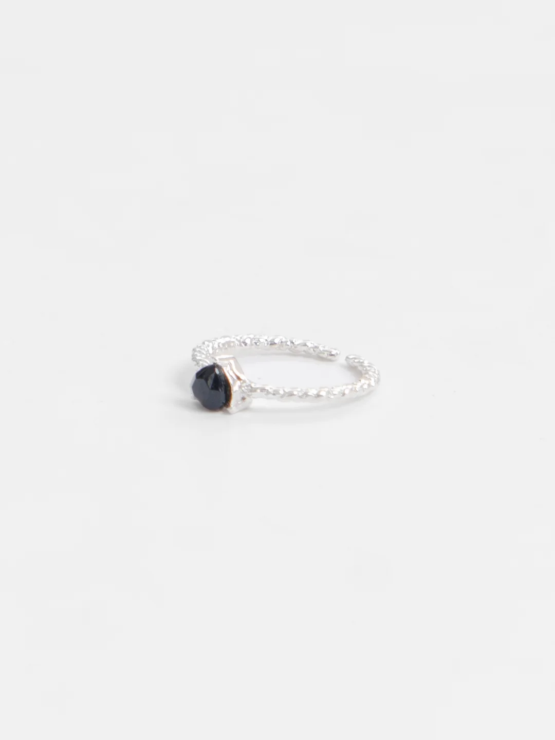 Серебряный кольцо "Сердце", с камнем