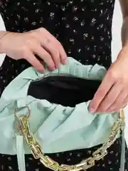 Мятный однотонная женская сумка с плечевой цепочкой