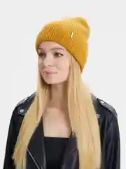 Белый шапка женская