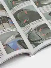 Книга "Скутеры двухтактные и четырёхтактные", цветные фото