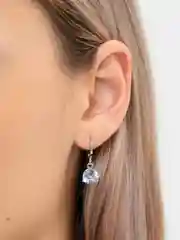 Белый комплект: серьги и цепочка, с камнем