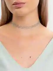 Голубой чокер пластиковый
