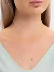 Белый чокер пластиковый
