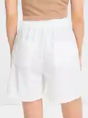 Белый шорты повседневные