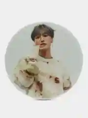 Тёмно-серый k-pop значки "BTS"  маленькие 38мм