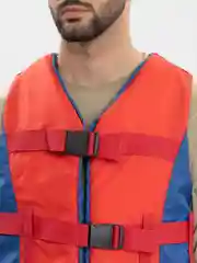 Красный жилет страховочный