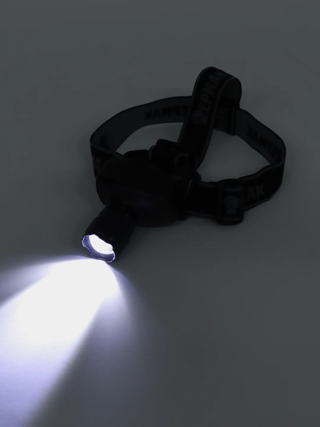 Ермак фонарь налобный, с фокусировкой, 3 Вт, LED, 3xAAA, 6 х 5 см