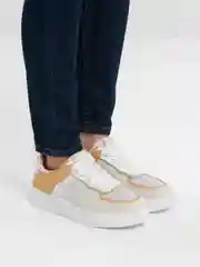 Кроссовки женские