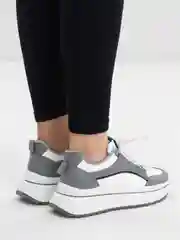 Серый кроссовки женские