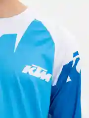 Голубой спортивная одежда