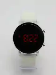 Белый электронные женские часы
