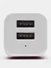 Вишнёвый автомобильное зарядное устройство 2xUSB с индикатором 1А, 2.1А / Автомобильный адаптер