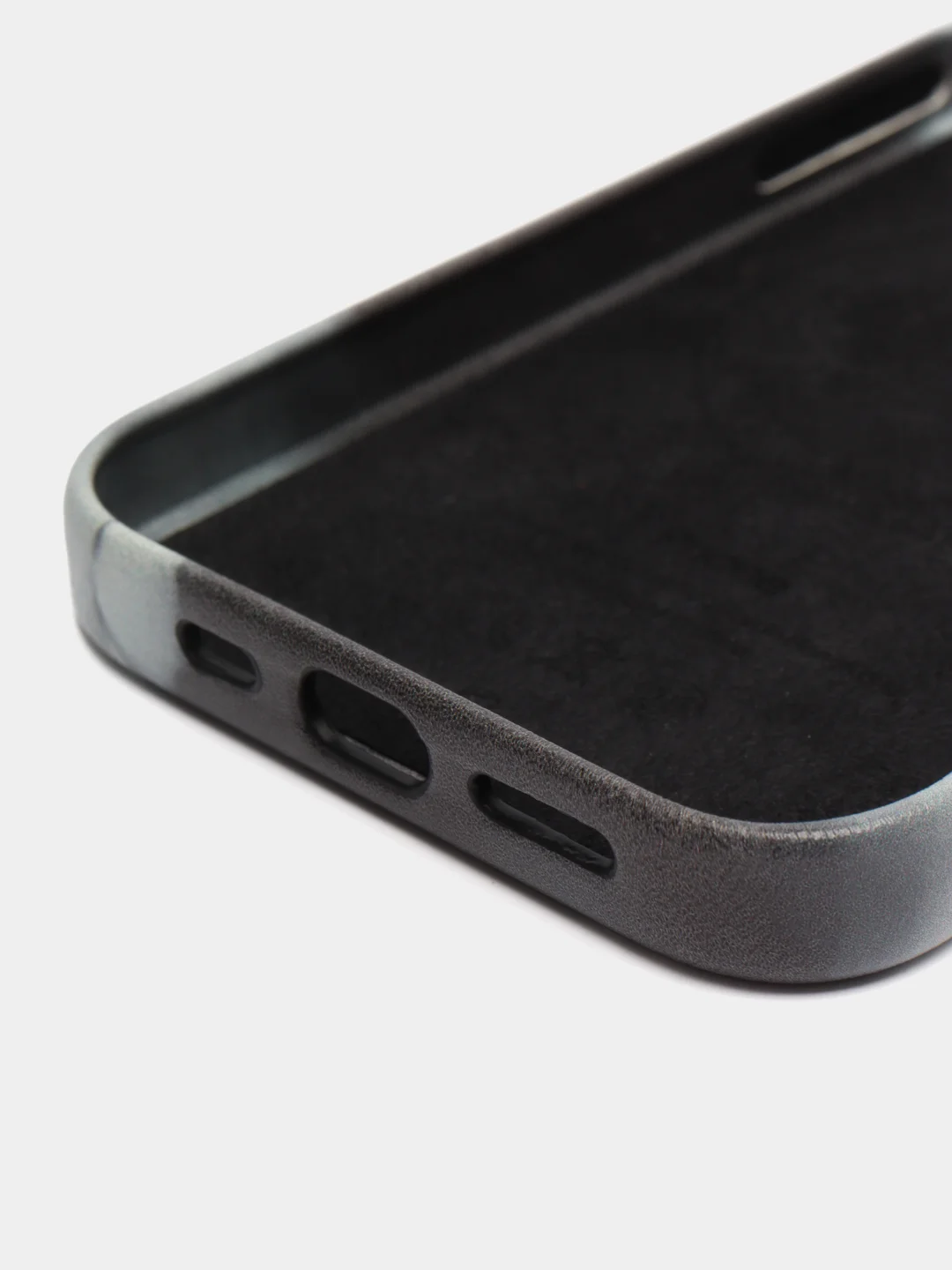 Угольный чехол MagSafe для iPhone 14 кожаный BROSCORP с бортиком защитой камер микрофиброй, экокожа