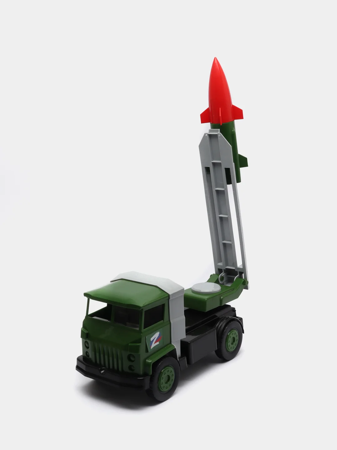Военный автомобиль с ракетой
